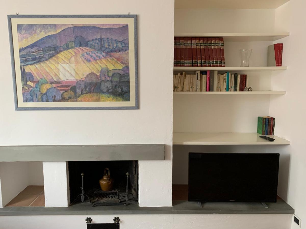 סן ג'ימיניאנו Appartamento Donella Con Parcheggio Privato מראה חיצוני תמונה