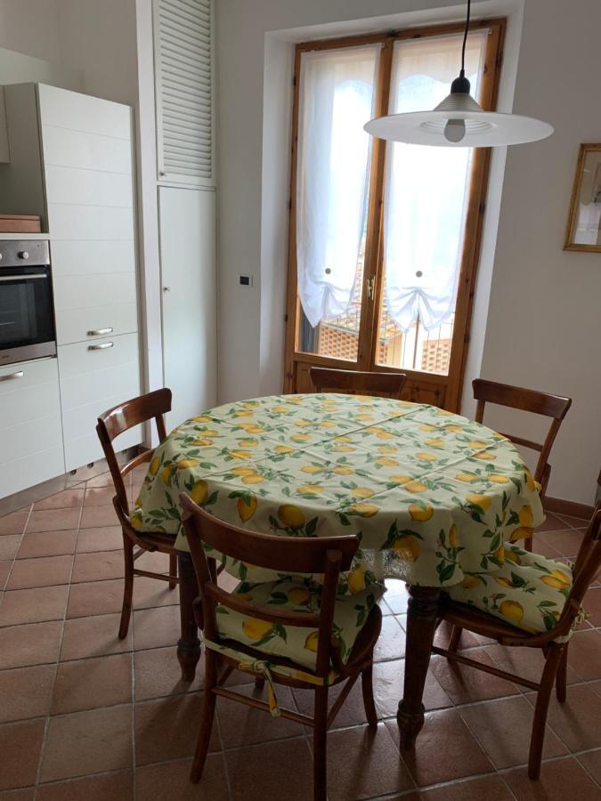 סן ג'ימיניאנו Appartamento Donella Con Parcheggio Privato מראה חיצוני תמונה